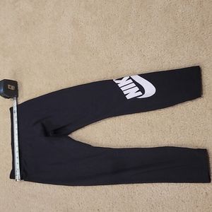 Nike leggings, perfect condition!  Sz med